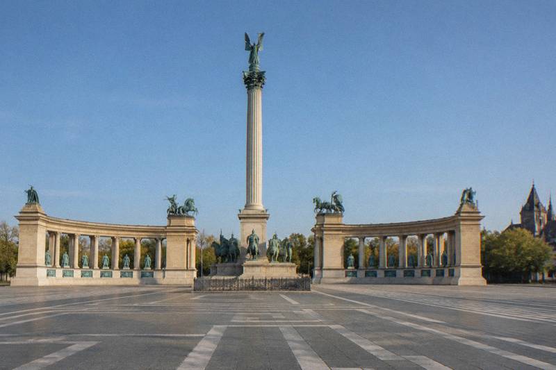 All in ONE Budapest - essential tour (small groups allowed)