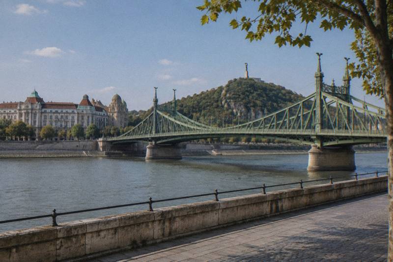 Buda AND Pest in One Step - See It All, Miss Nothing