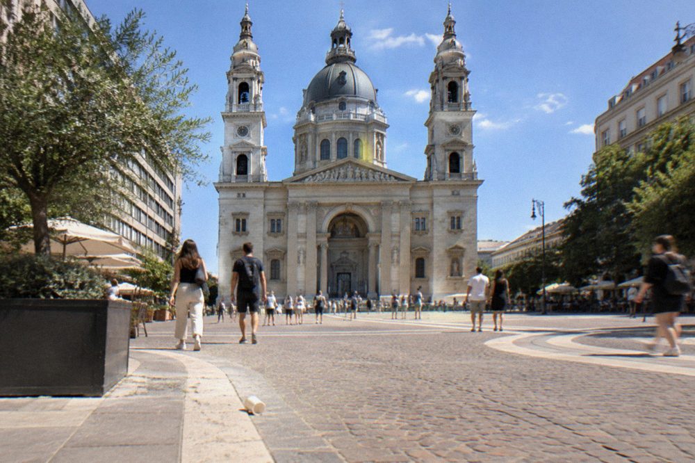 St Stephen's Basilica and the open square in front at midday